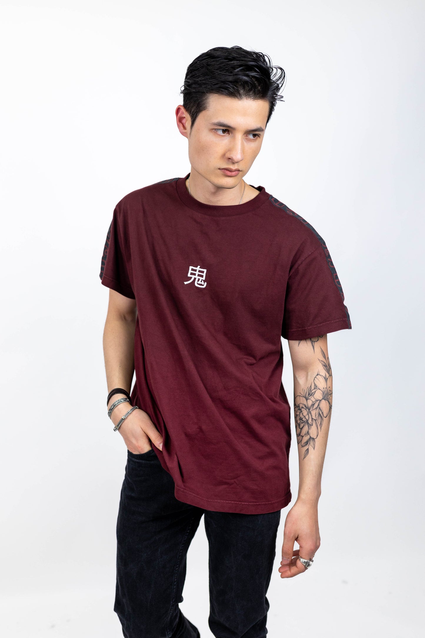 Tee shirt bordeaux logo brodé blanc