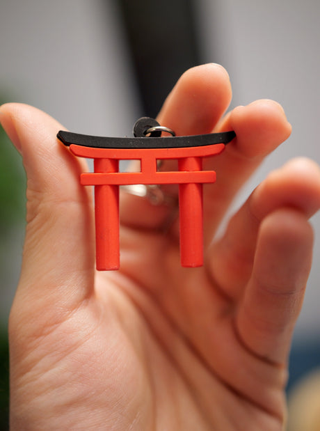 Porte clé torii noir et rouge