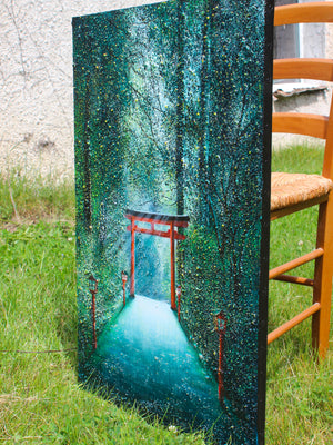 Toile Elika Torii dans la forêt