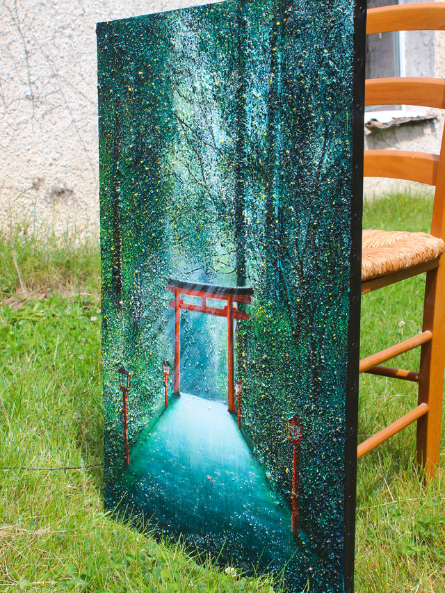 Toile Elika Torii dans la forêt
