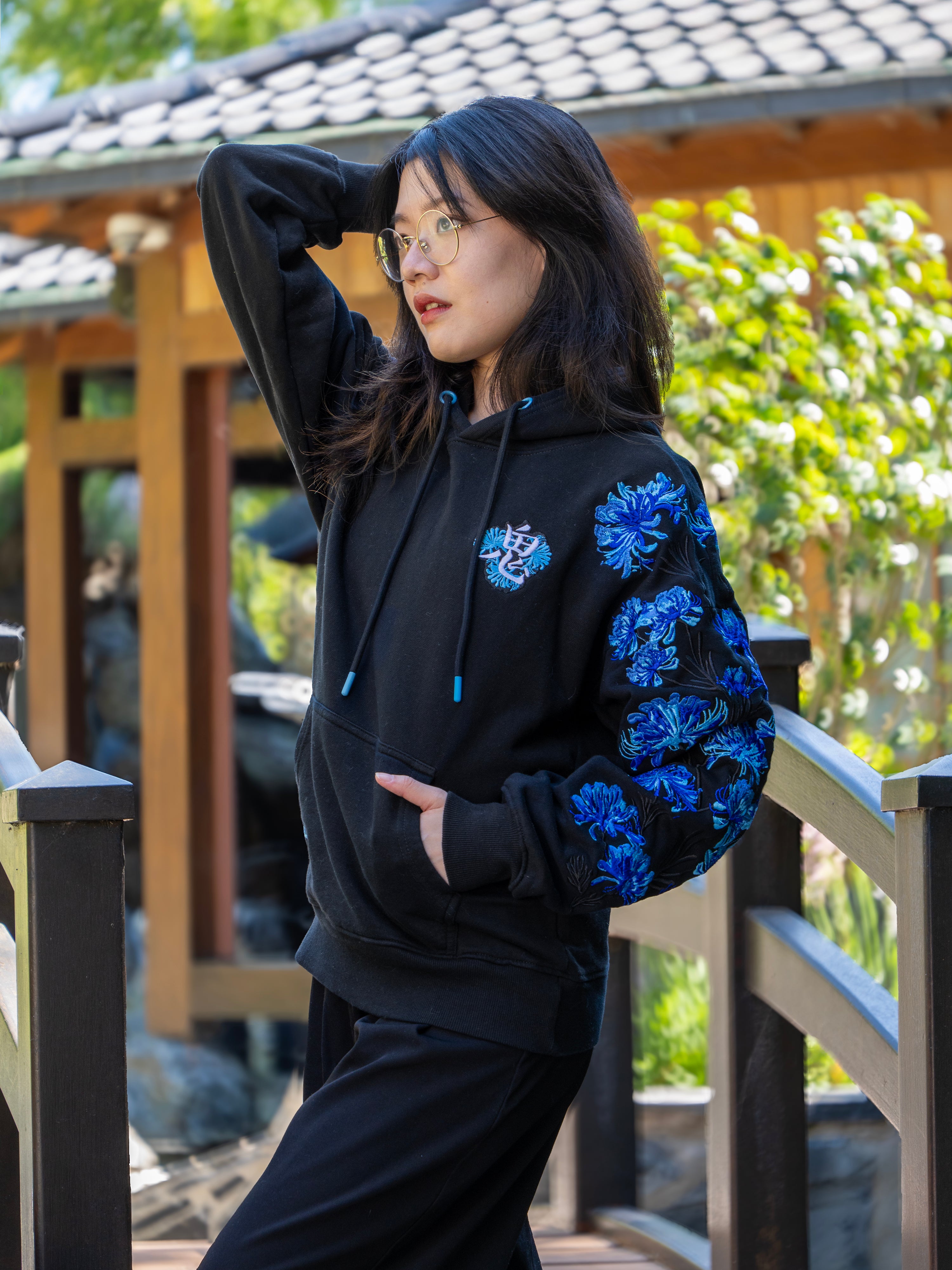 Hoodie Lycoris – ONI